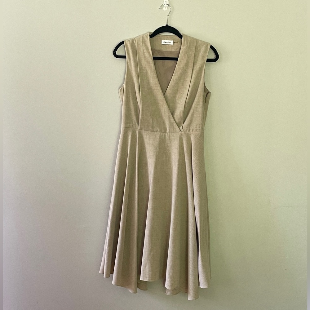 Beautiful summer sleeveless knee length sophisticated Calvin Klein dress size 6